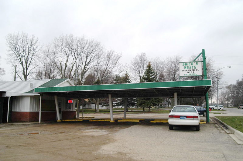 Starlite Drive-In (Alamo Drive-In) - 2004 Photo